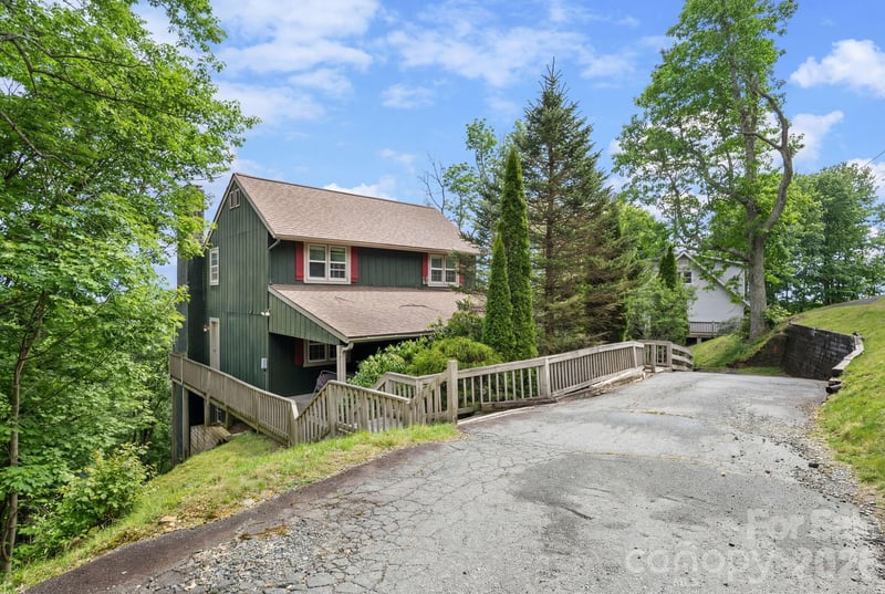 173 Chipmunk Lane, Blowing Rock, NC - 3 beds, 2 baths, 1,550 sqft - $699,000