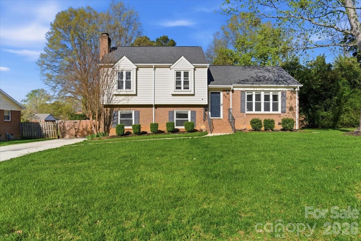 5810 Red Carriage Lane, Charlotte, NC. property listing photo