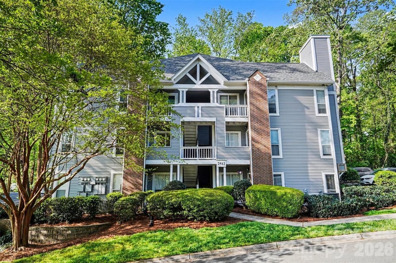 2512 Cranbrook Lane Apt 3, Charlotte, NC - 2 beds, 2 baths, 924 sqft - $275,000