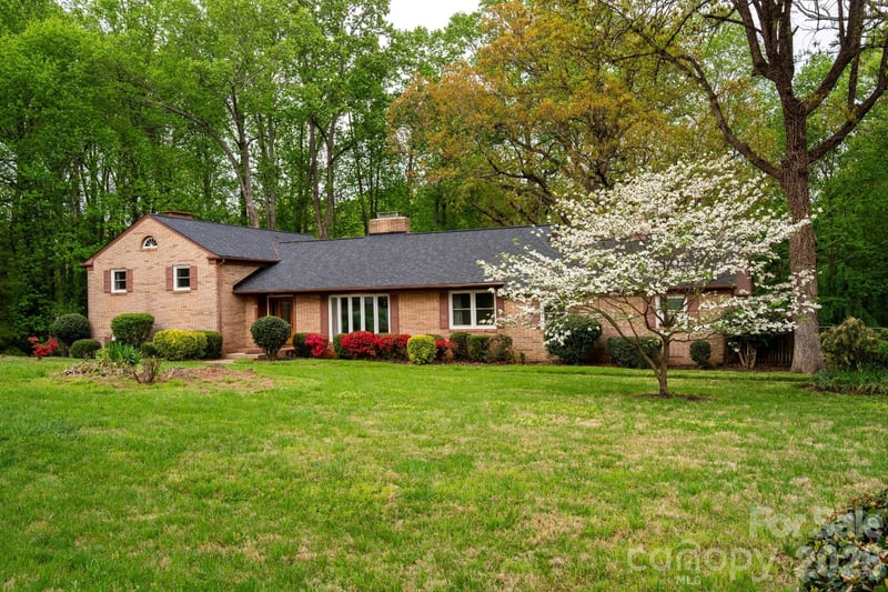 234 Edgewood Drive, Statesville, NC - 3 beds, 3.5 baths, 3,609 sqft - $510,000