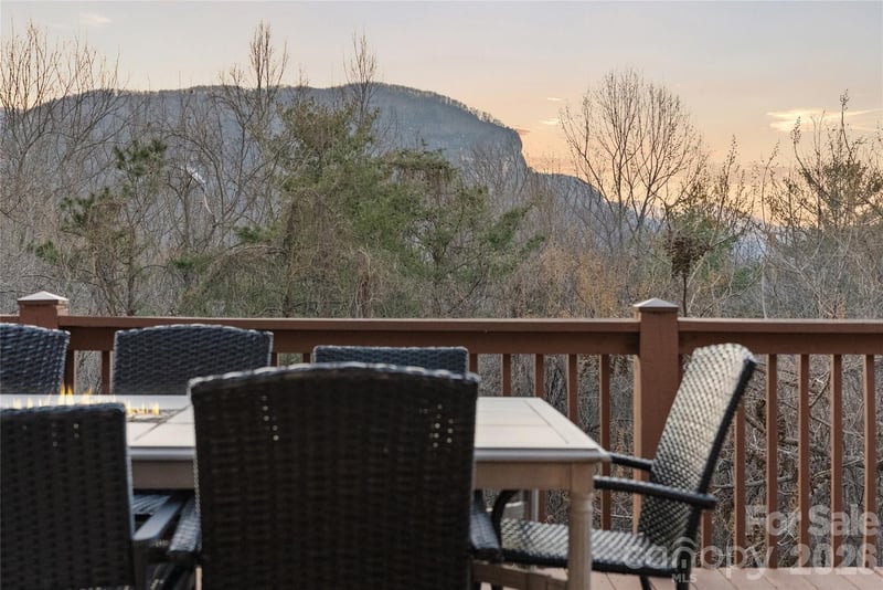 173 Mistletoe Park, Lake Lure, NC - 4 beds, 3 baths, 2,645 sqft - $699,000
