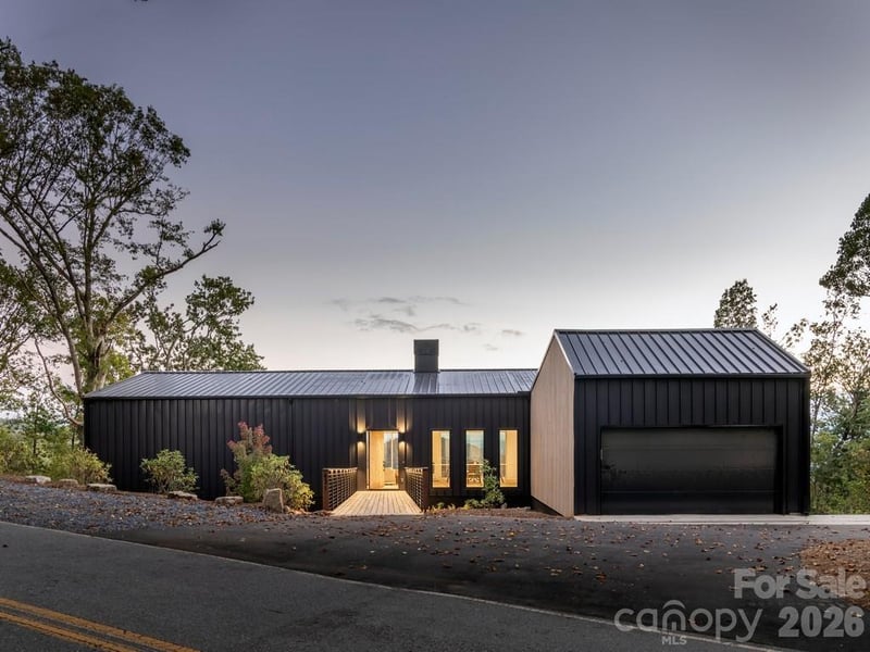 631 Elk Mountain Scenic Highway, Asheville, NC - 3 beds, 3.5 baths, 4,628 sqft - $3,195,000