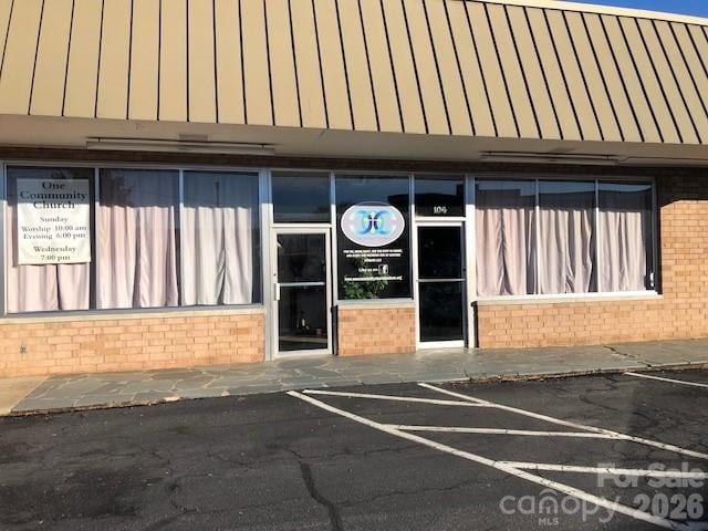 104 Fairway Shopping Center Street, Hudson, NC -  - $345,000