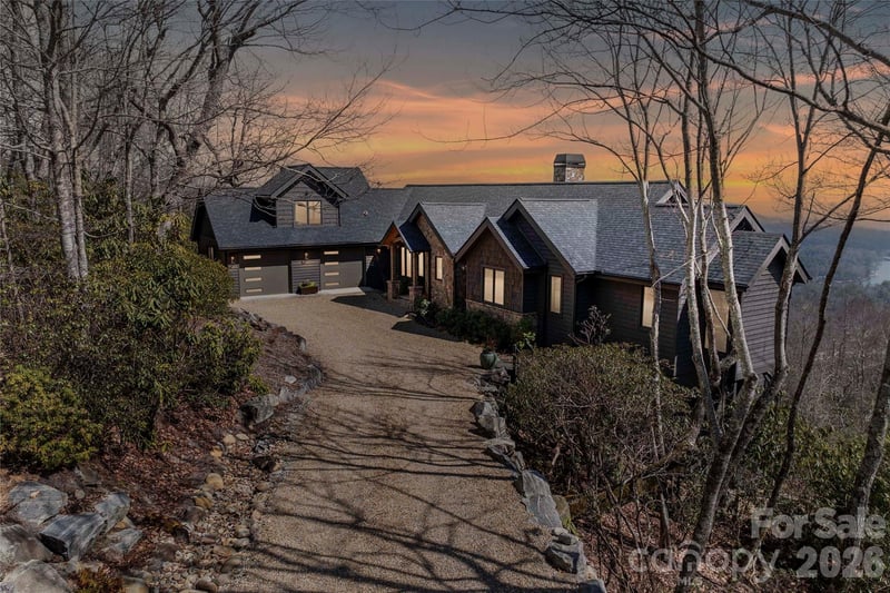 96 Moltz Court, Lake Toxaway, NC - 3 beds, 5 baths, 4,659 sqft - $3,350,000