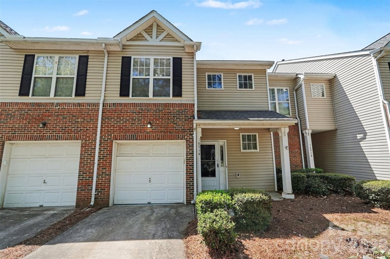 16914 Commons Creek Drive, Charlotte, NC - 2 beds, 2.5 baths, 1,517 sqft - $319,900