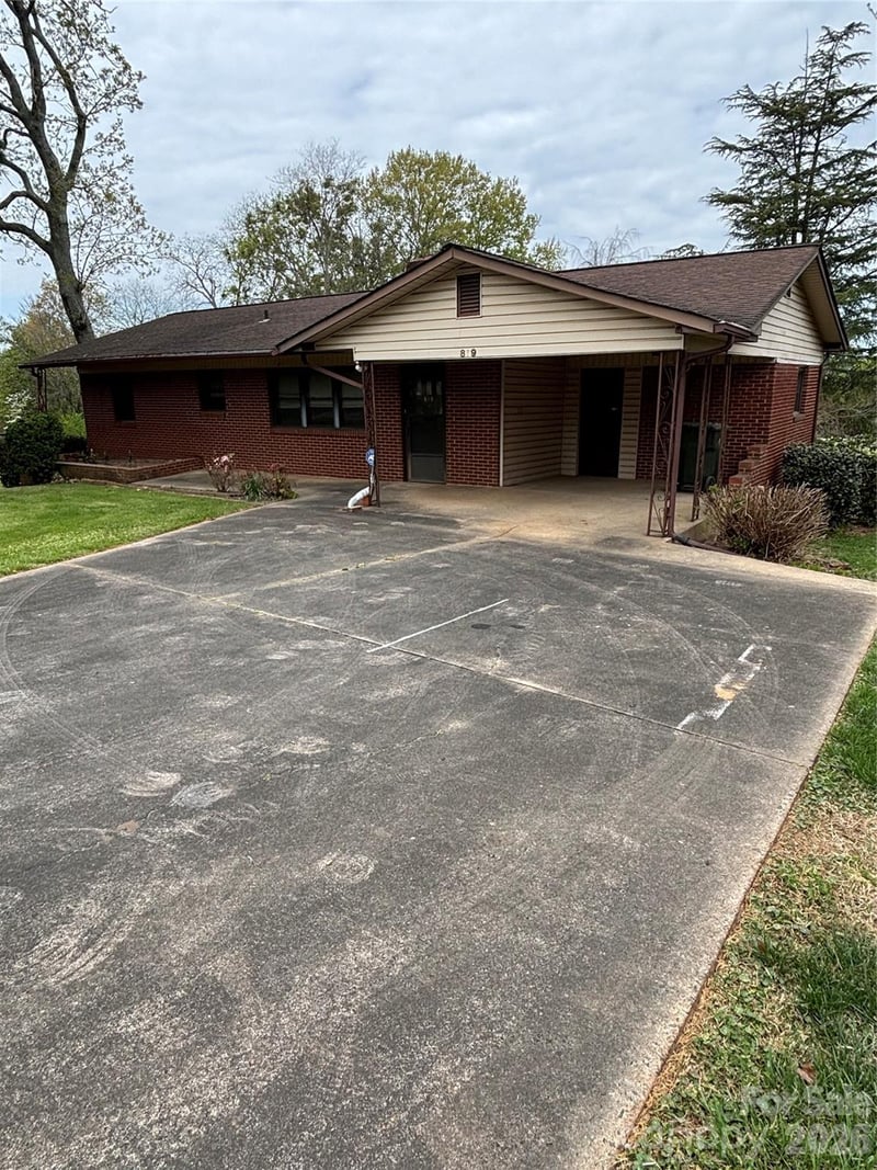819 N Piedmont Avenue, Kings Mountain, NC - 3 beds, 1 bath, 1,312 sqft - $200,000