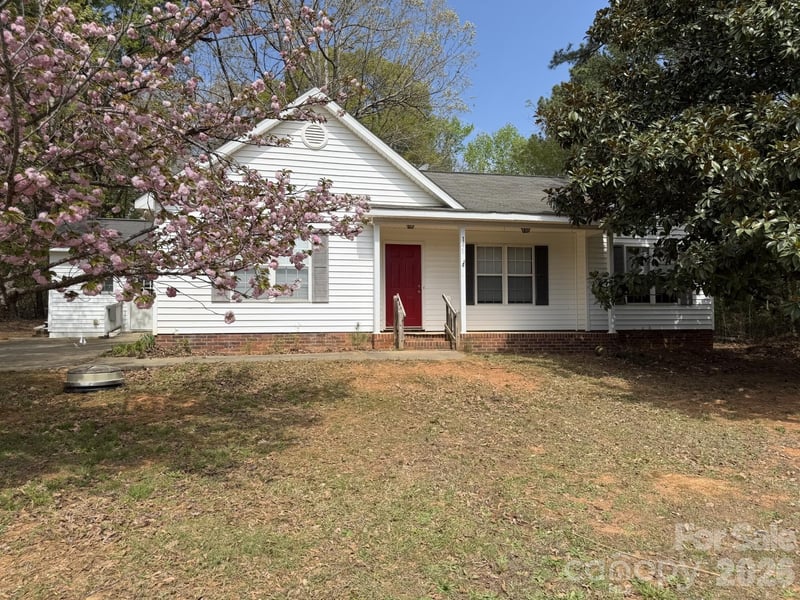 145 Ray Lee Street, Norwood, NC - 4 beds, 3 baths, 1,700 sqft - $265,000