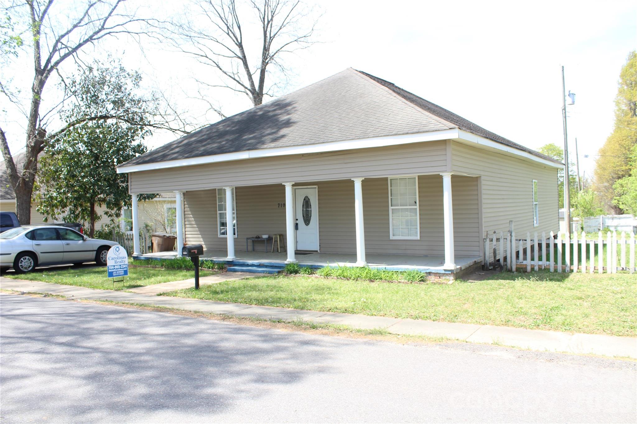 718 Live Oak Street, Shelby, NC. property listing photo