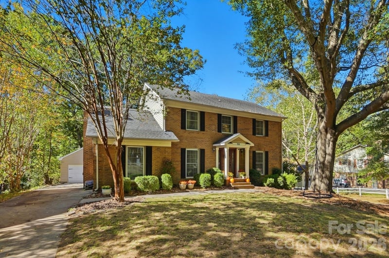 434 Chadmore Drive, Charlotte, NC - 5 beds, 3 baths, 2,488 sqft - $720,000