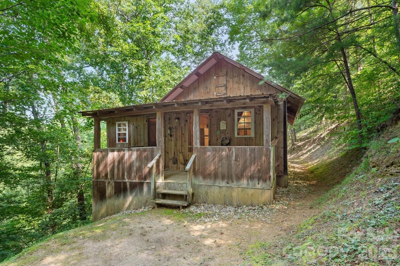 286 Rebel Drive, Hot Springs, NC - 2 beds, 1 bath, 458 sqft - $229,000