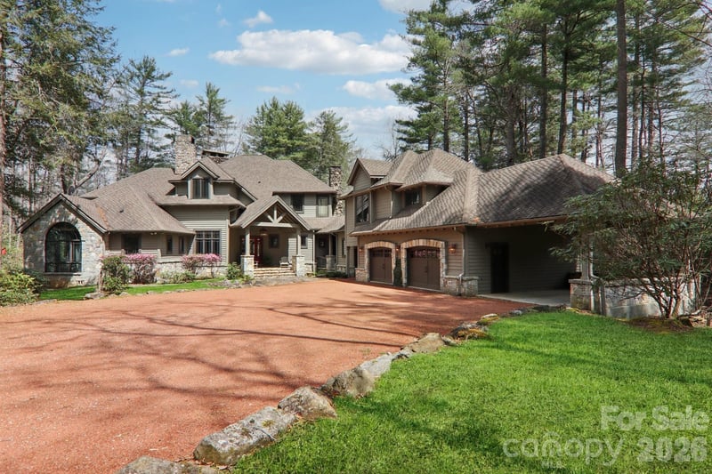 46 Mills Creek Drive, Lake Toxaway, NC - 4 beds, 6.5 baths, 6,402 sqft - $3,399,000