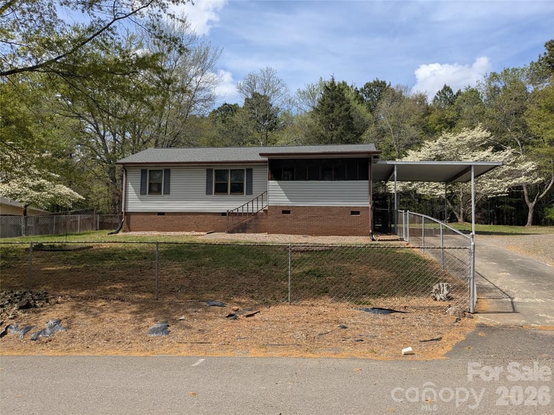 903 Sterling, Kings Mountain, NC - 2 beds, 2 baths, 1,056 sqft - $179,000