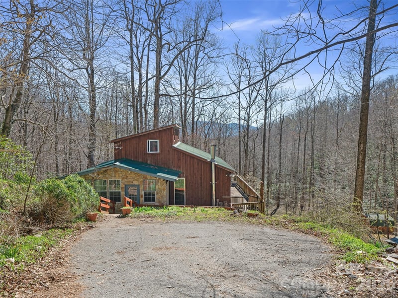 966 Waites Hollifield Road, Marion, NC - 3 beds, 2 baths, 1,408 sqft - $200,000