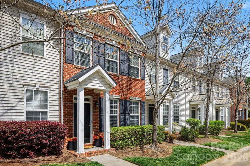 152 Charterhouse Lane, Fort Mill, SC - 2 beds, 2.5 baths, 1,194 sqft - $255,000