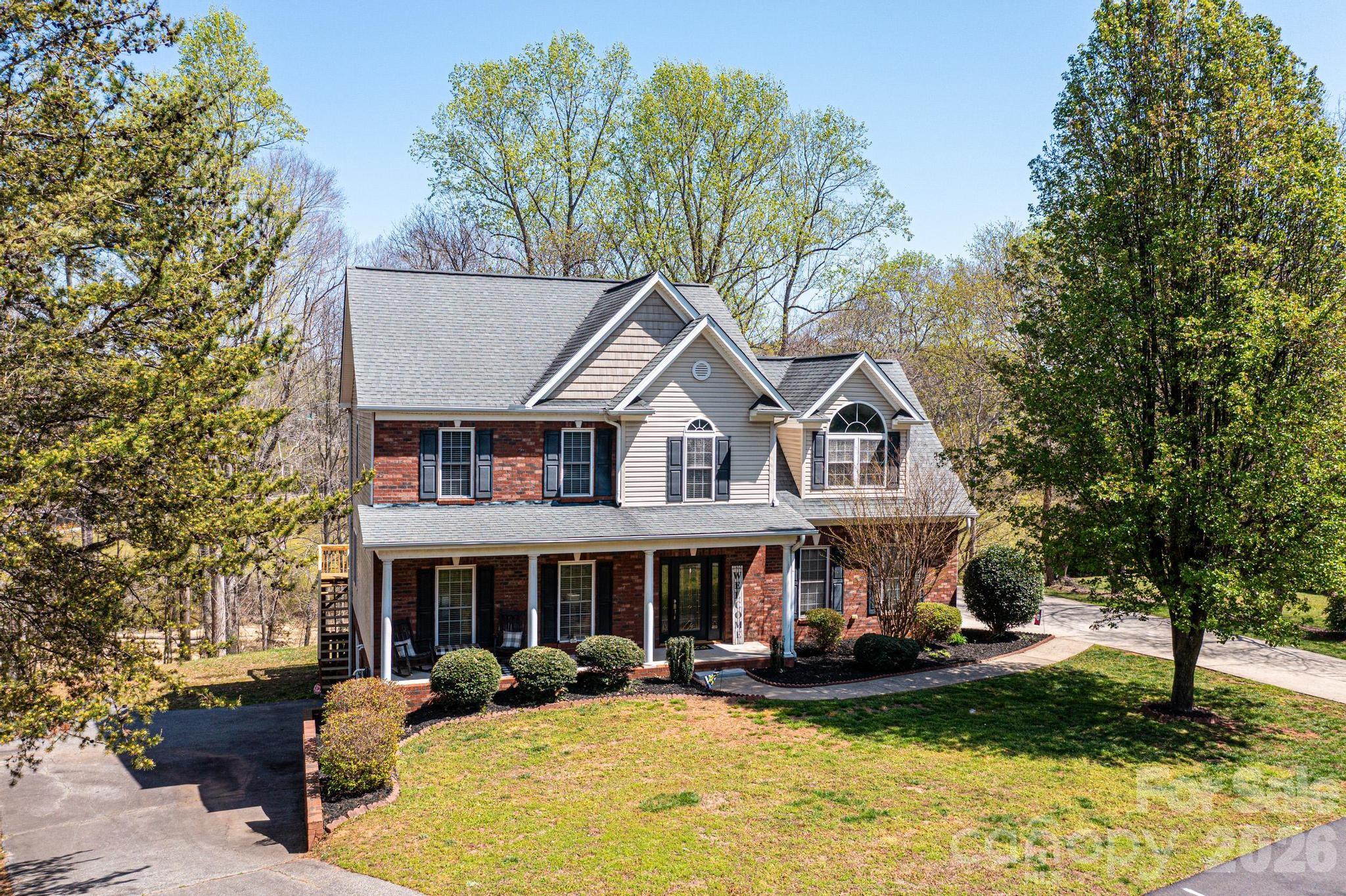 2586 Henry Falls Drive, Hickory, NC. property listing photo