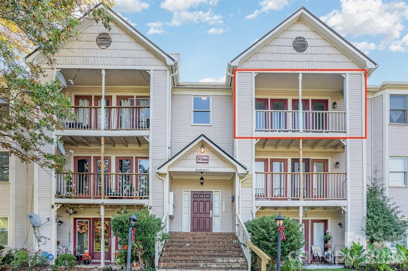 6165 Meadow Rose Lane, Charlotte, NC - 2 beds, 2 baths, 881 sqft - $119,000