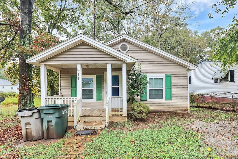 911 N Ransom Avenue, Gastonia, NC - 2 beds, 1 bath, 706 sqft - $129,000
