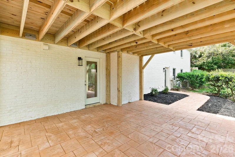 100 Chadmore Drive, Charlotte, NC - 4 beds, 3 baths, 2,557 sqft - $699,000