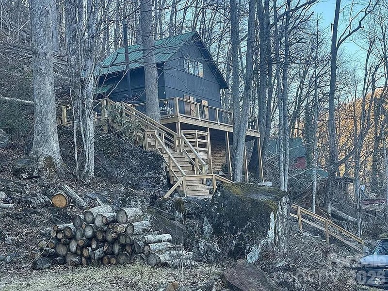 88 Mountain Farm Road, Burnsville, NC - 2 beds, 1 bath, 672 sqft - $215,000