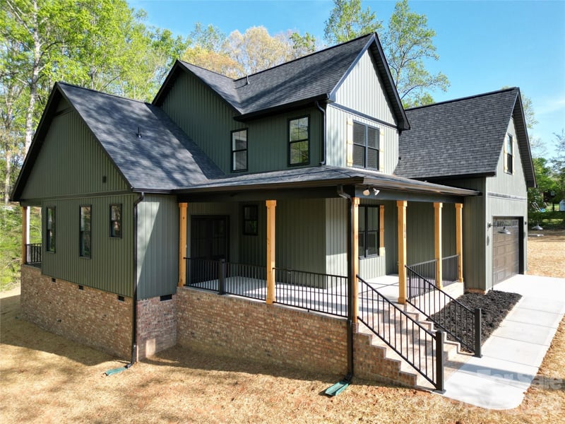 194 Donsdale Drive, Statesville, NC - 3 beds, 2.5 baths, 2,350 sqft - $558,900
