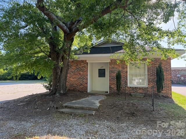 104 S Ashe Street, Kershaw, SC -  - $200,000