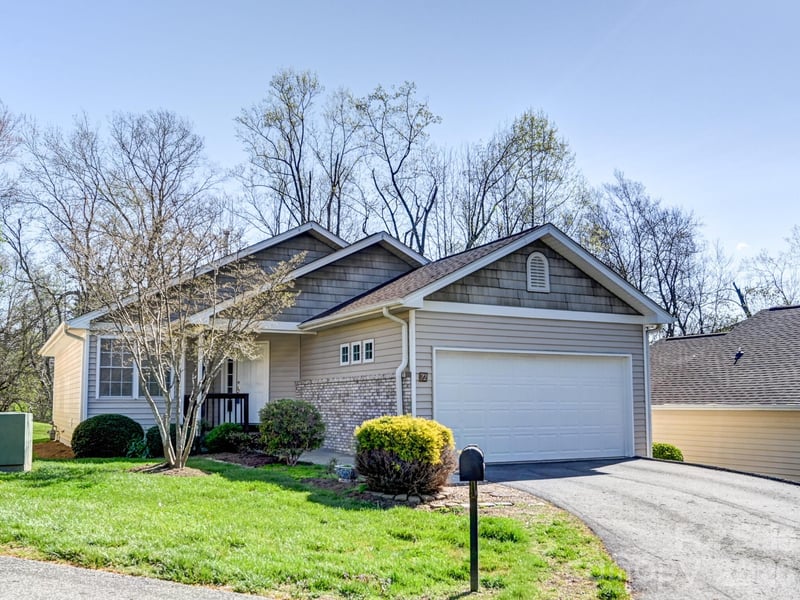 72 Creeks End, Mills River, NC - 4 beds, 3 baths, 2,398 sqft - $443,000