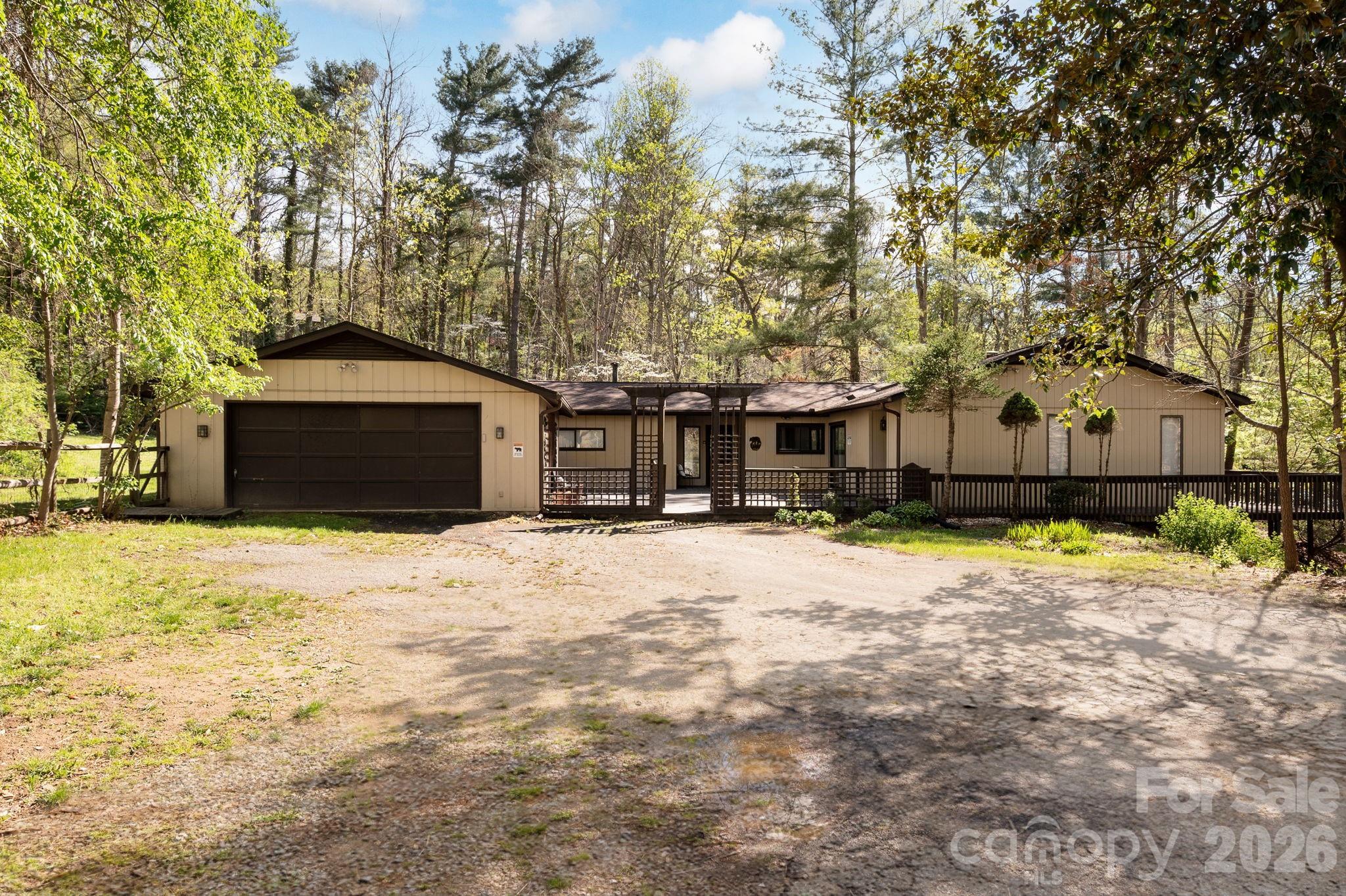 111 Hidden Pond, Asheville, NC. property listing photo