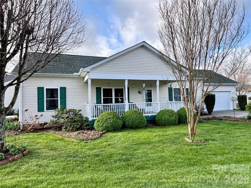 194 Beechnut, Hendersonville, NC - 3 beds, 2 baths, 1,248 sqft - $349,900