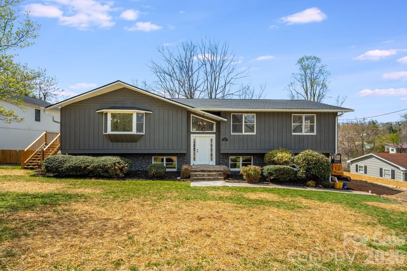 15 Kent Street, Asheville, NC - 5 beds, 3 baths, 2,880 sqft - $544,900