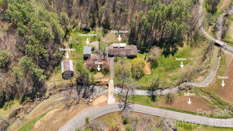 6334 Jacks Creek Road, Burnsville, NC - 4 beds, 3 baths, 2,354 sqft - $790,000