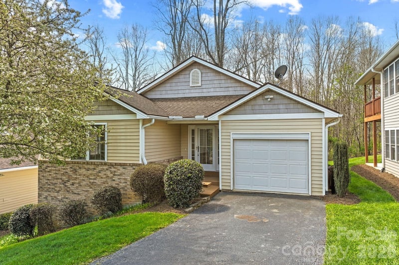 73 Creeks End Circle, Mills River, NC - 4 beds, 3 baths, 2,284 sqft - $459,000