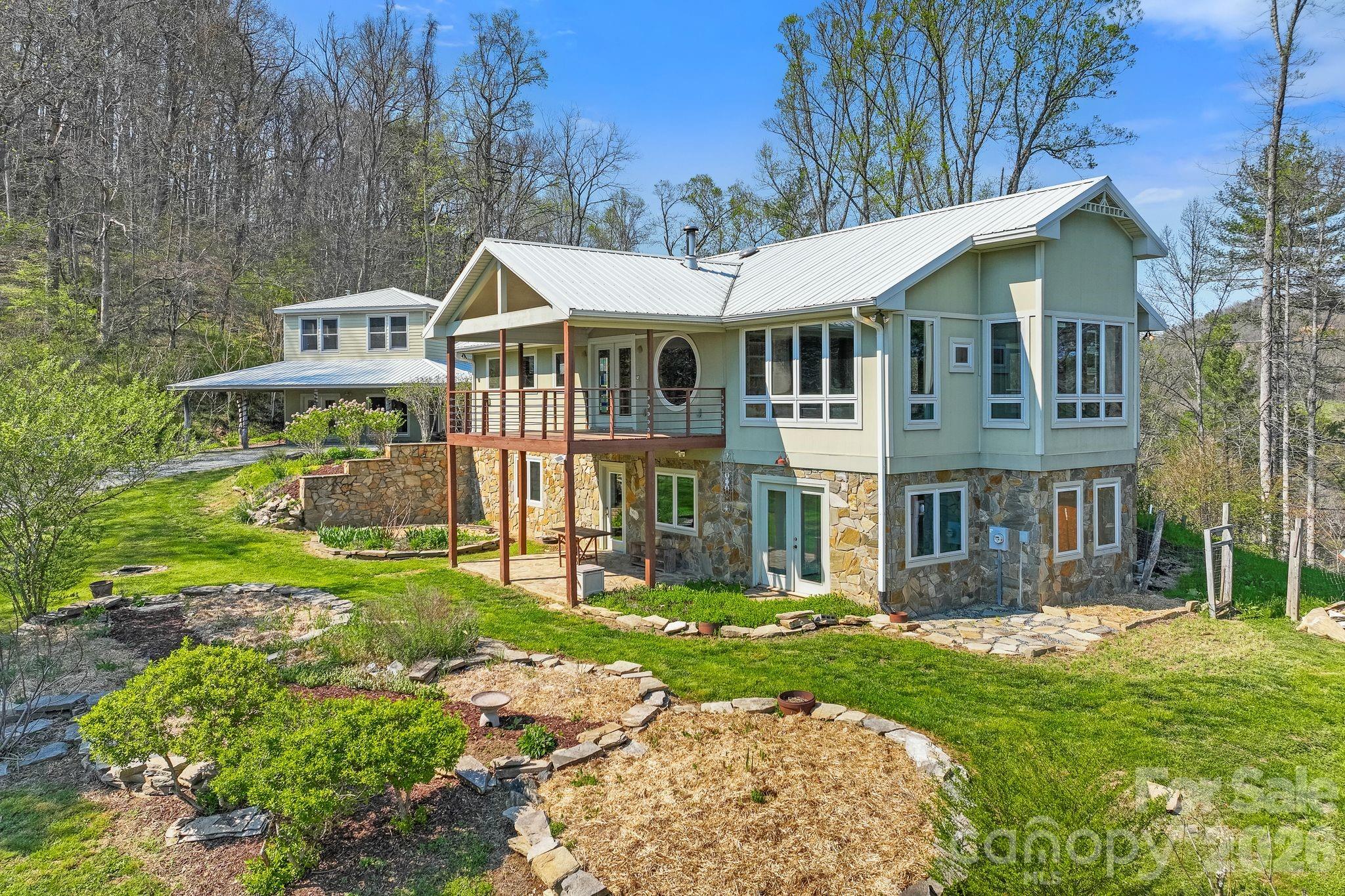 310 Burr Ridge, Marshall, NC. property listing photo