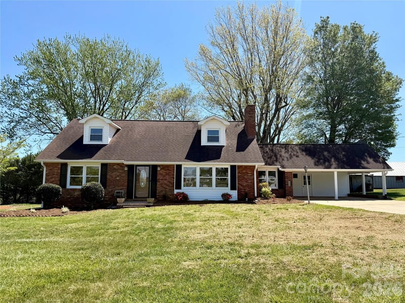 6257 W NC 10 Highway, Hickory, NC - 4 beds, 2 baths, 2,082 sqft - $429,000