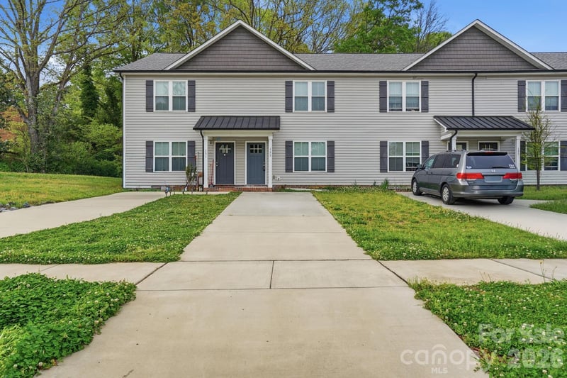 153 Mckinnon Avenue NE, Concord, NC - 3 beds, 2.5 baths, 1,154 sqft - $200,000