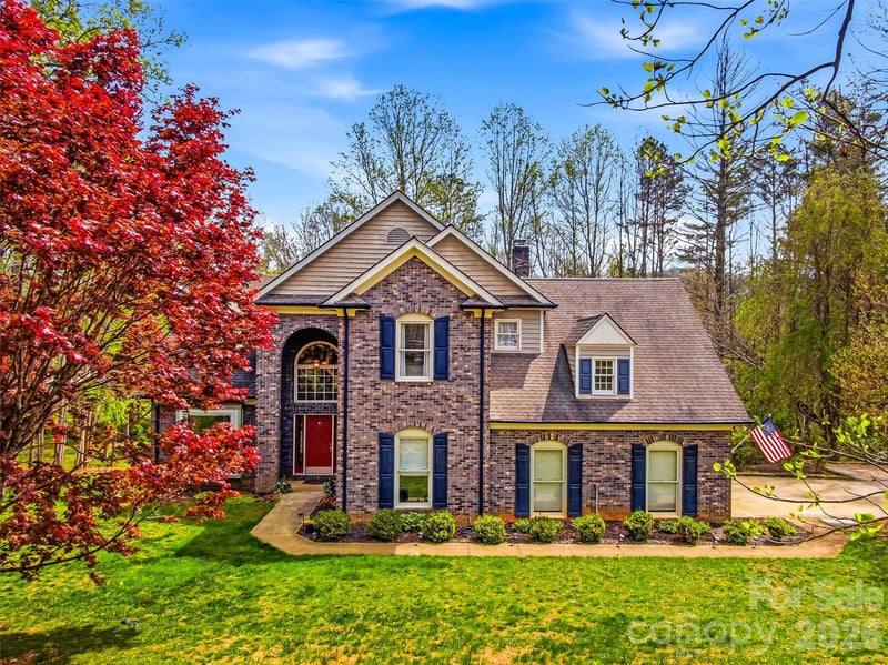 32 Franklin Farm Road, Fletcher, NC - 3 beds, 3.5 baths, 3,670 sqft - $799,000