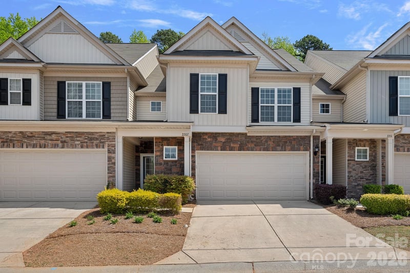 2207 Whitford Lane, Charlotte, NC - 3 beds, 2.5 baths, 1,889 sqft - $465,000