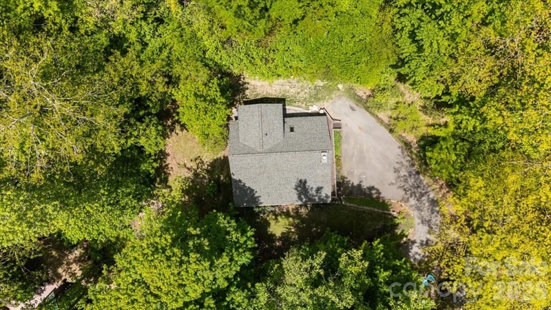 61 Greer Way, Mars Hill, NC - 3 beds, 2 baths, 1,654 sqft - $450,000