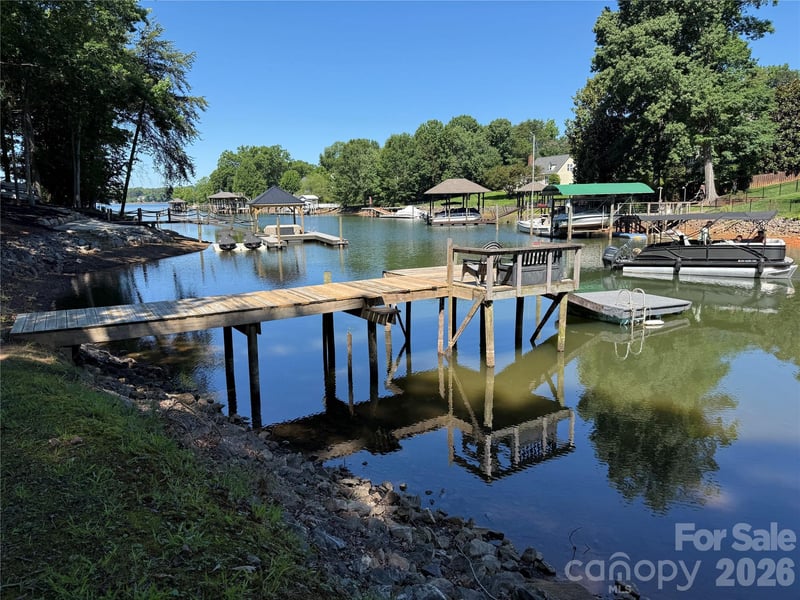 470 Lakeview Shores Loop, Mooresville, NC - 3 beds, 2 baths, 1,360 sqft - $950,000
