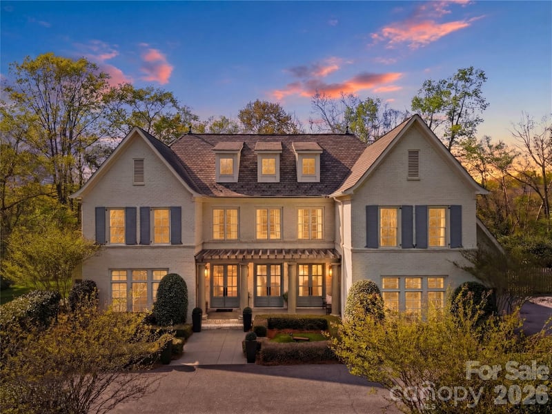 834 9th, Hickory, NC - 5 beds, 6 baths, 5,405 sqft - $1,950,000