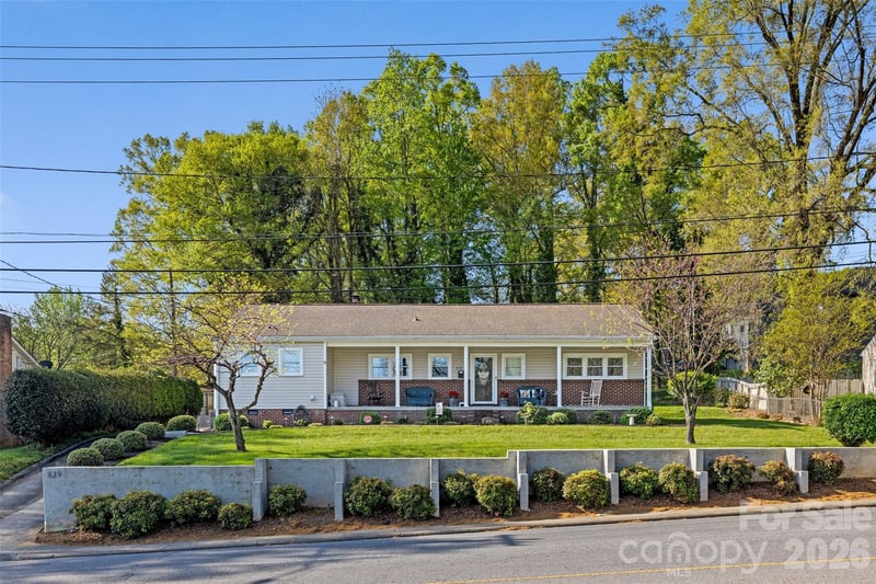 839 W Garrison Boulevard, Gastonia, NC - 2 beds, 1.5 baths, 1,555 sqft - $289,900
