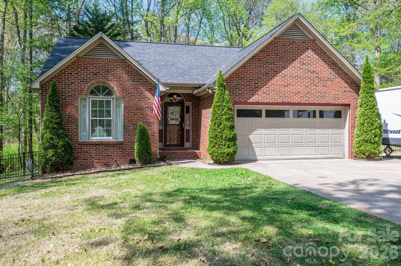 335 Cape Breton Trail, Gastonia, NC - 3 beds, 2 baths, 1,307 sqft - $369,000