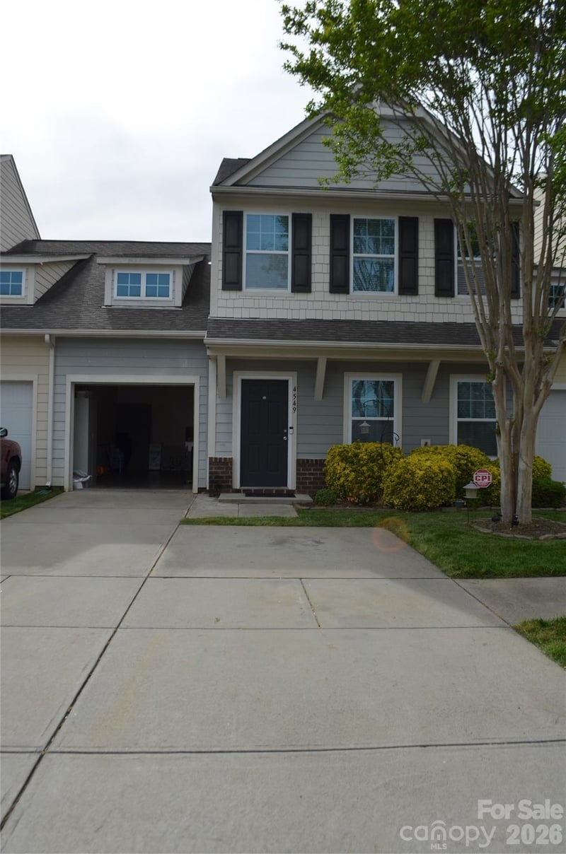 4549 Tradd Circle, Monroe, NC - 3 beds, 2.5 baths, 2,129 sqft - $315,000