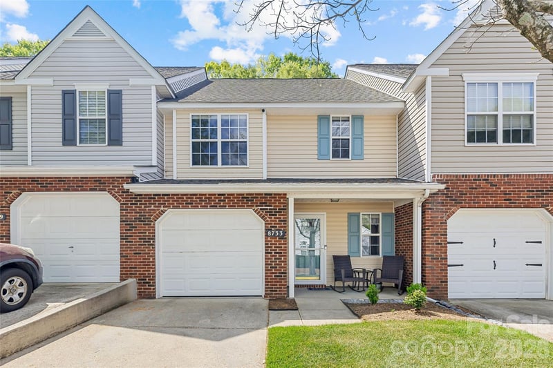 8733 Robinson Forest Drive, Charlotte, NC - 2 beds, 2.5 baths, 1,420 sqft - $335,000