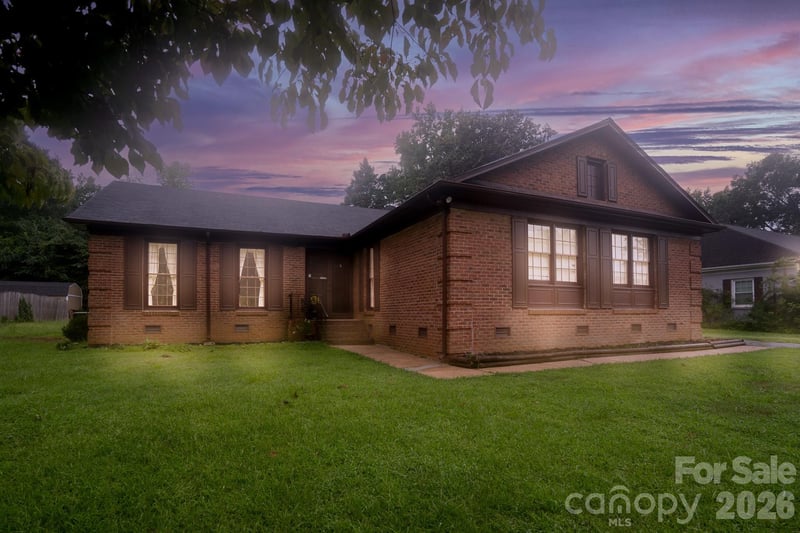 5742 faulconbridge Road, Charlotte, NC - 3 beds, 2 baths, 1,749 sqft - $356,000