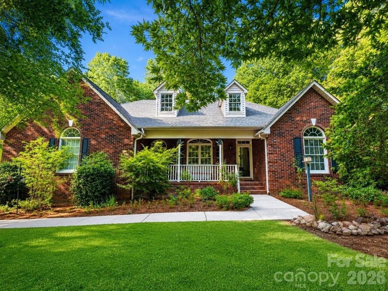 5406 Club View Drive, Concord, NC - 4 beds, 3 baths, 3,194 sqft - $539,900