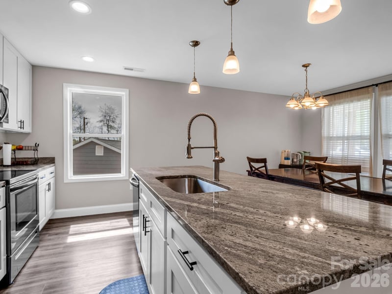 9 Shadowlawn, Asheville, NC - 3 beds, 2 baths, 1,328 sqft - $329,000