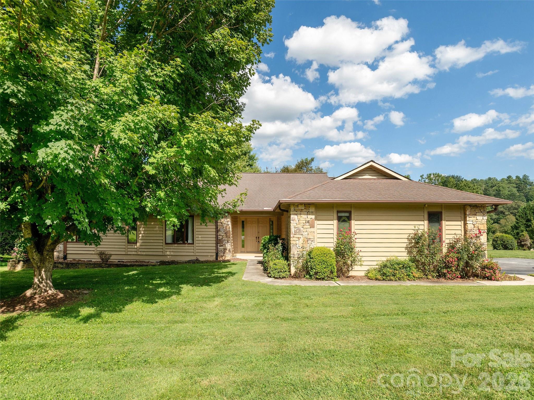 504 Crooked Creek Road, Hendersonville, NC. property listing photo