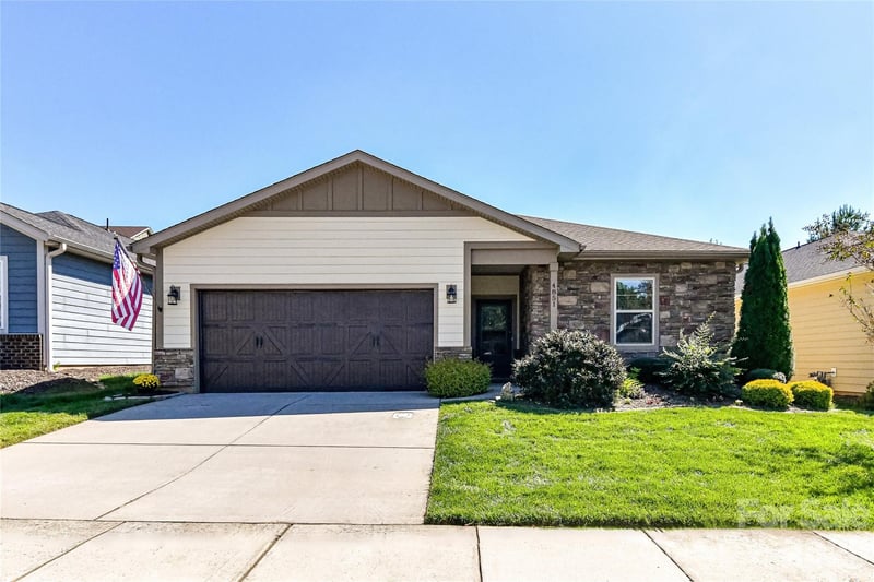4851 Looking Glass, Denver, NC - 3 beds, 2 baths, 1,904 sqft - $599,500