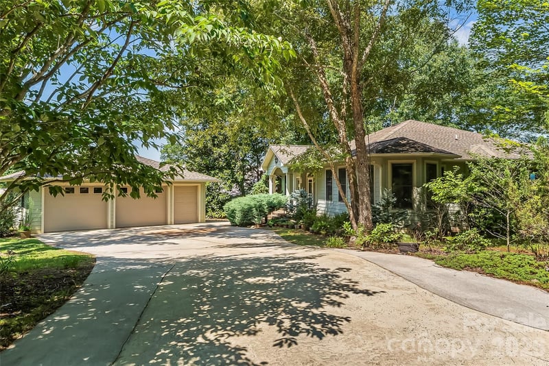 27 Magnolia Drive, Nebo, NC - 3 beds, 3 baths, 2,490 sqft - $639,000