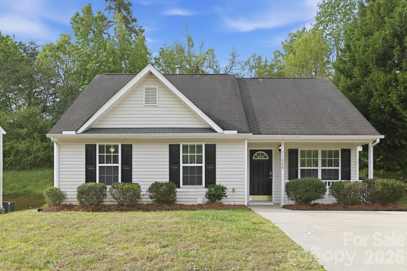 11026 Olde English, Charlotte, NC - 3 beds, 2 baths, 1,035 sqft - $268,000